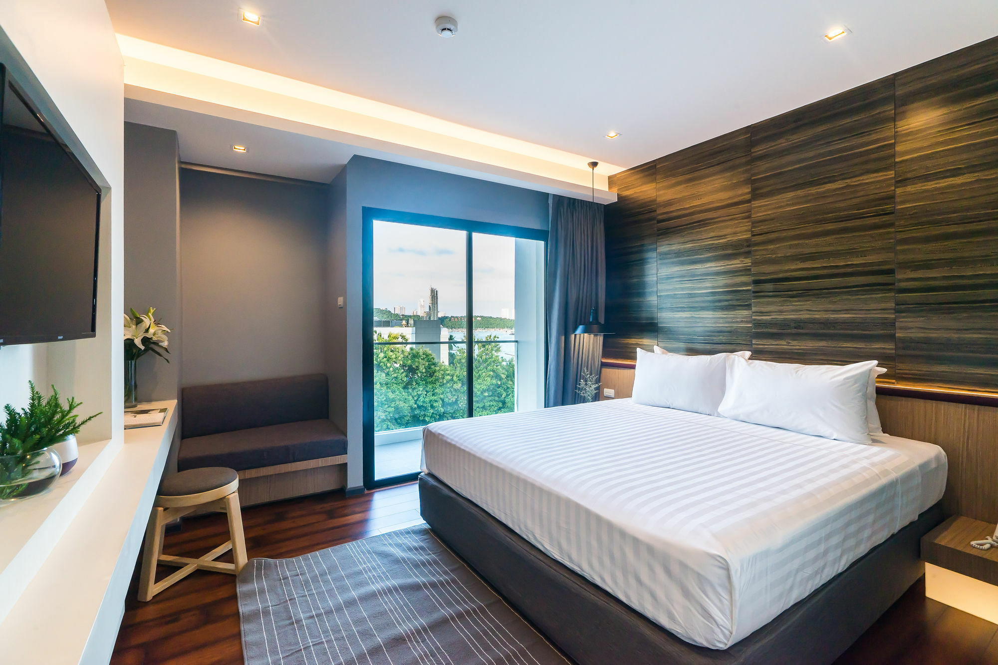 Sea Me Spring Hotel Pattaya Extérieur photo