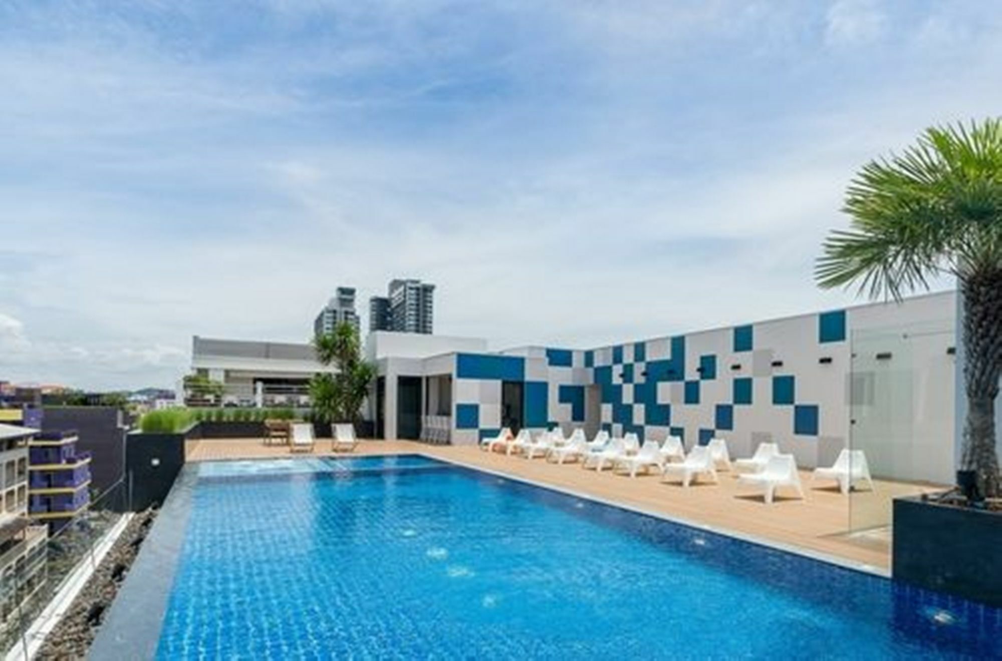 Sea Me Spring Hotel Pattaya Extérieur photo